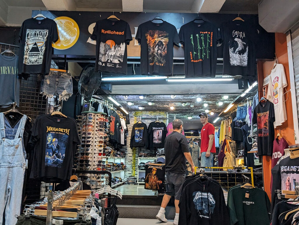 Entrance at Taksim Metal Shop