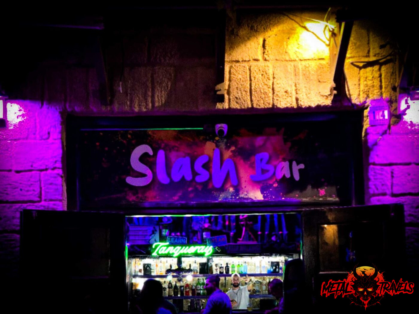 Slash-Bar-08-1400x1050