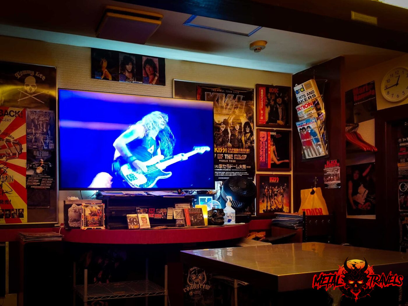 80s-Rock-Bar-Freak-03-1400x1050