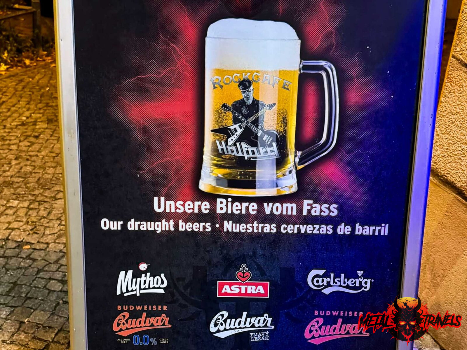 Rockcafé Halford sign