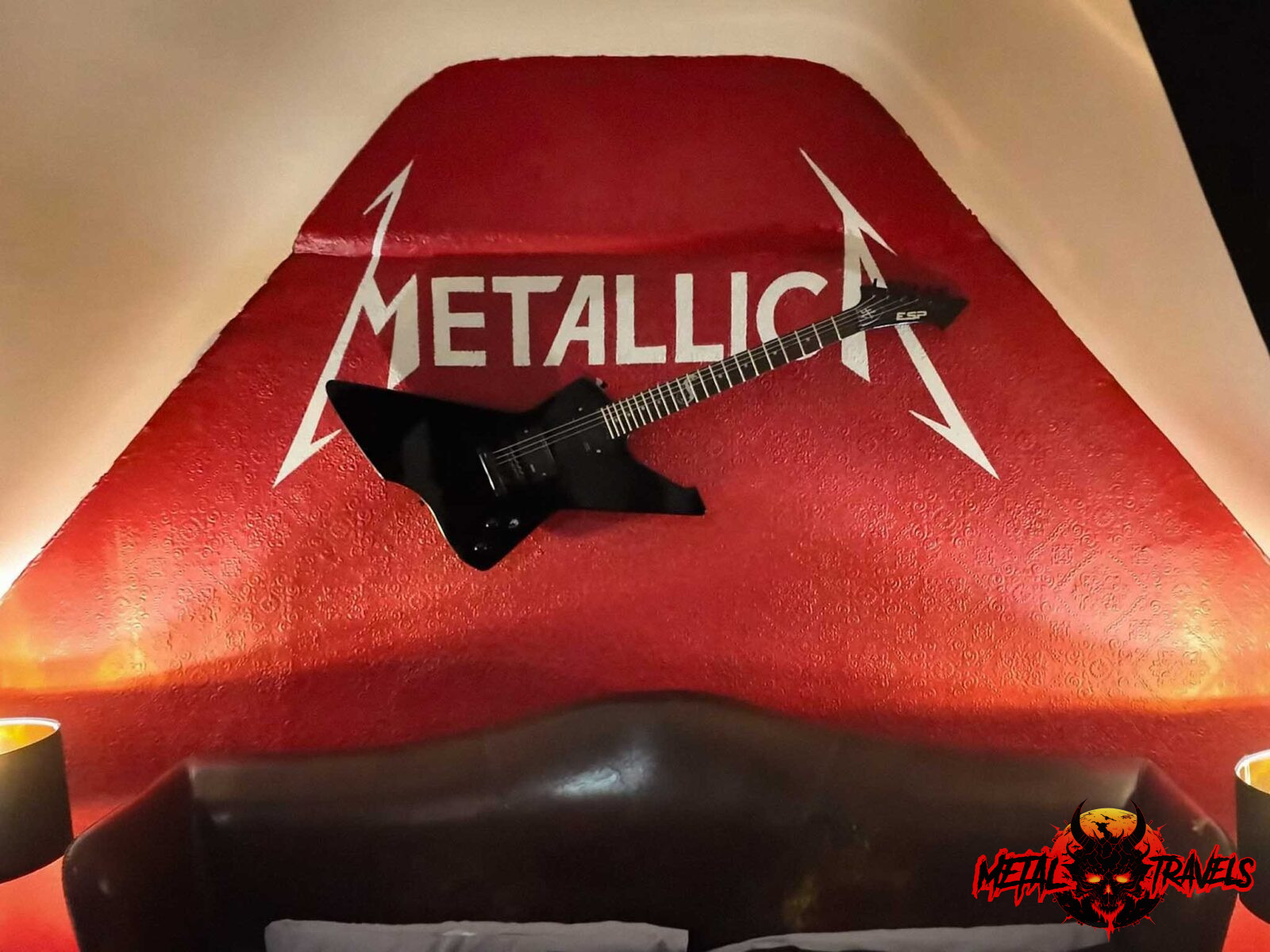 The-Saddle-Inn-01 The Metallica Room