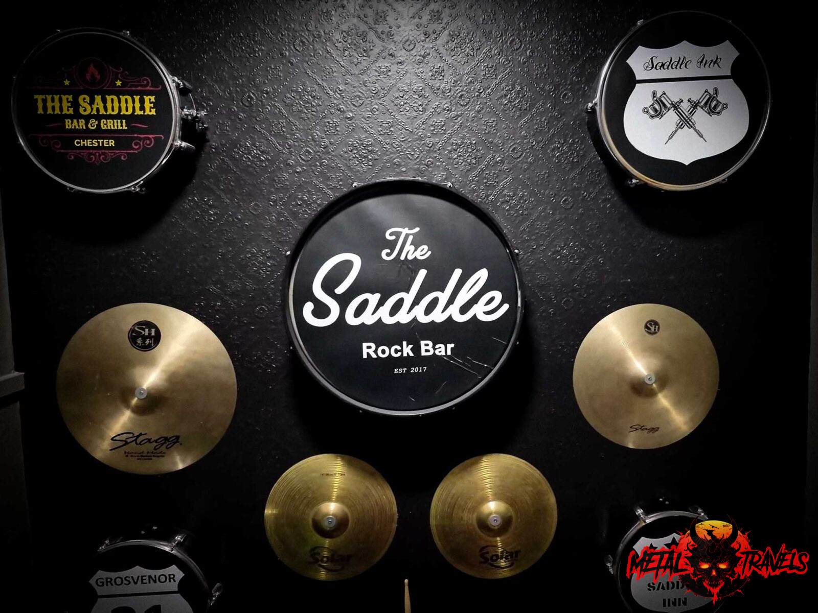 The-Saddle-Inn-06